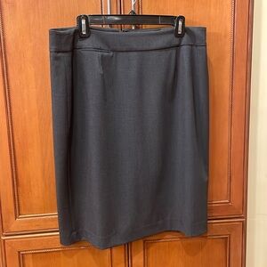 Sleek and stylish! Calvin Klein gray skirt sz 14 NWOT